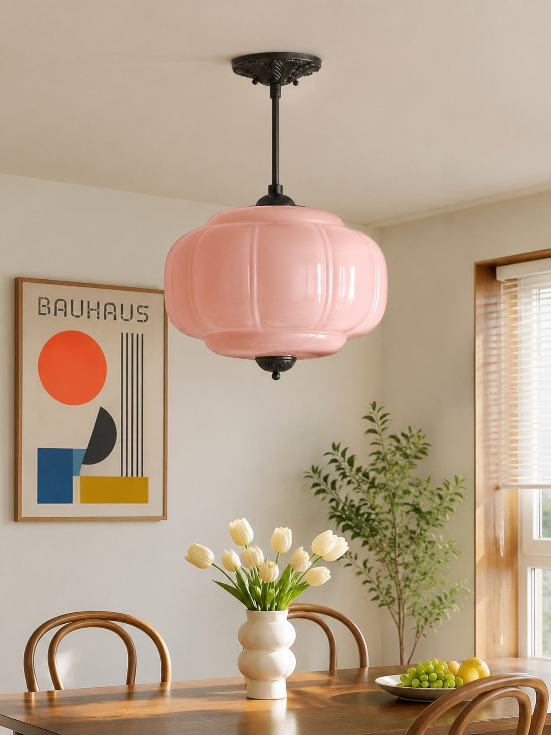 Candeeiro suspenso Eloise vintage em vidro leitoso com rebordo festonado