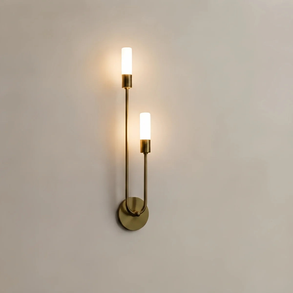 Candeeiro de Parede Excelis Dourado Moderno com Design em U para quarto ou sala