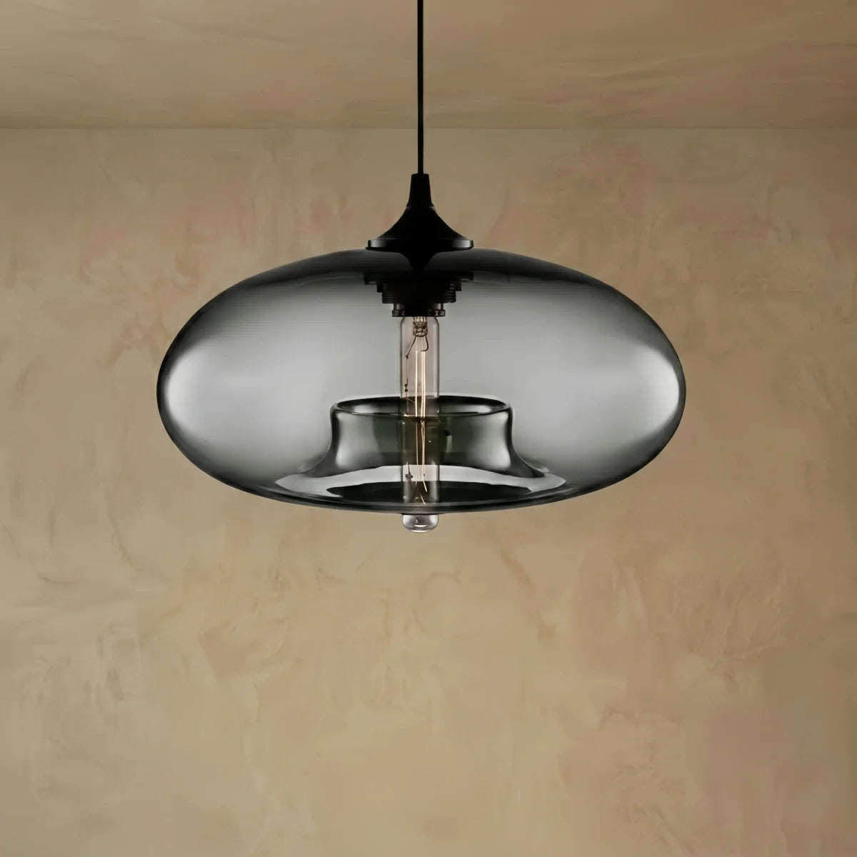 Candeeiro Pendente Hailie em Vidro Colorido de Design Moderno