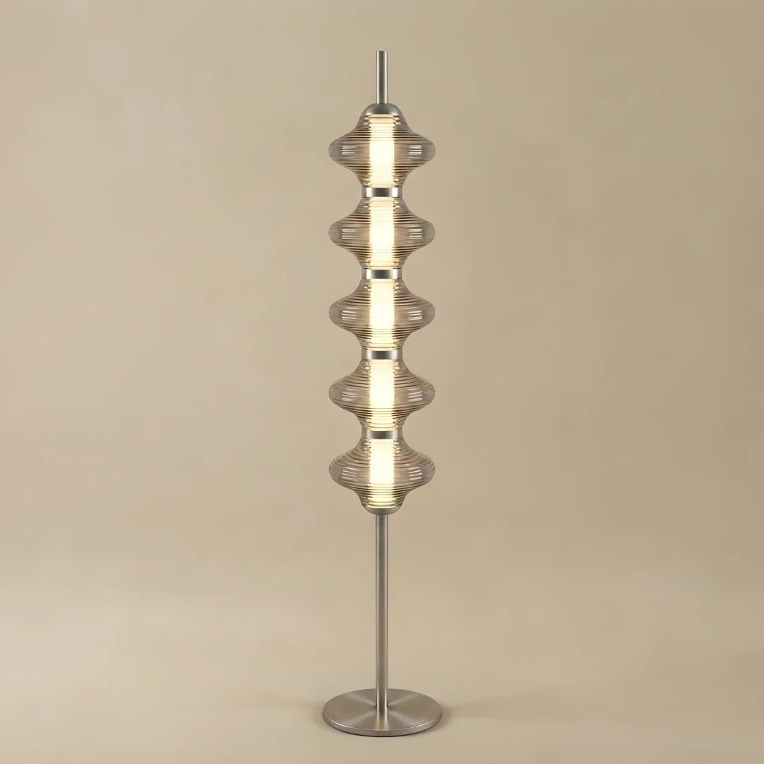 Candeeiro de pé moderno em metal e vidro – design de lanterna cor de laranja para quarto