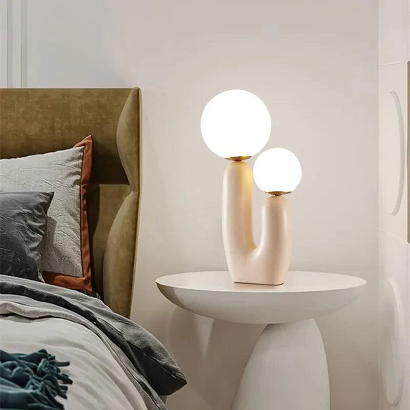 Candeeiro de mesa Yng para sala ou quarto