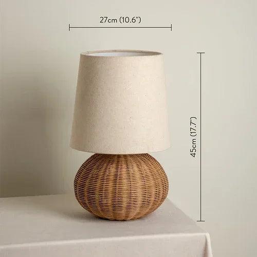 Coleção de Candeeiros de Mesa Delilah para sala e quarto