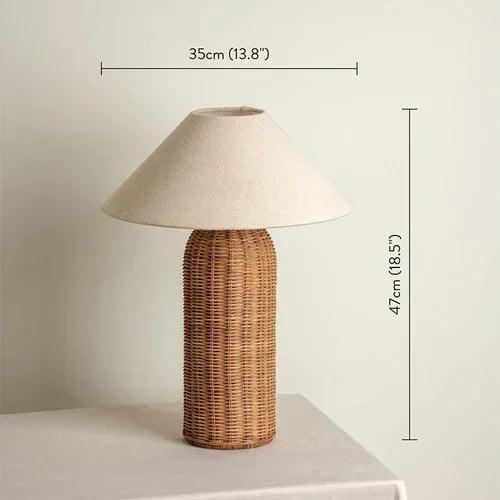 Coleção de Candeeiros de Mesa Delilah para sala e quarto
