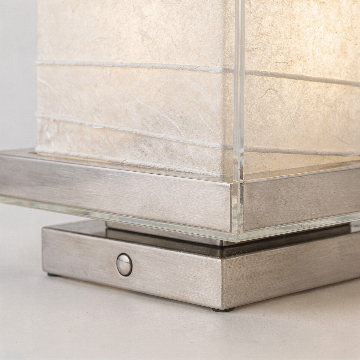 Candeeiro de mesa Kumo para sala e quarto
