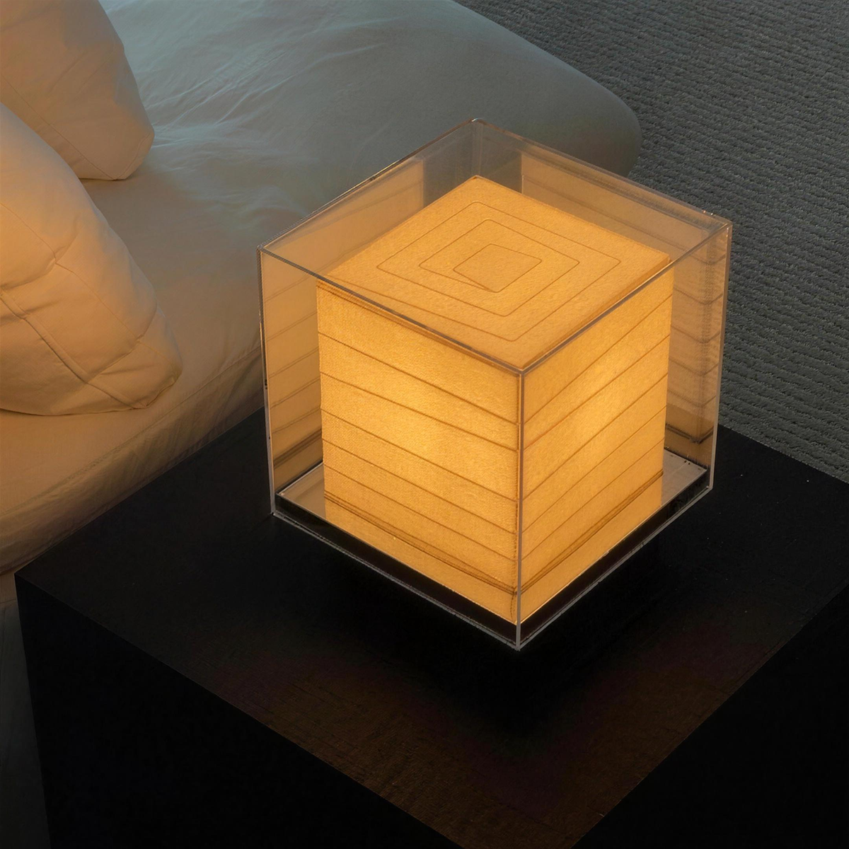 Candeeiro de mesa Kumo para sala e quarto