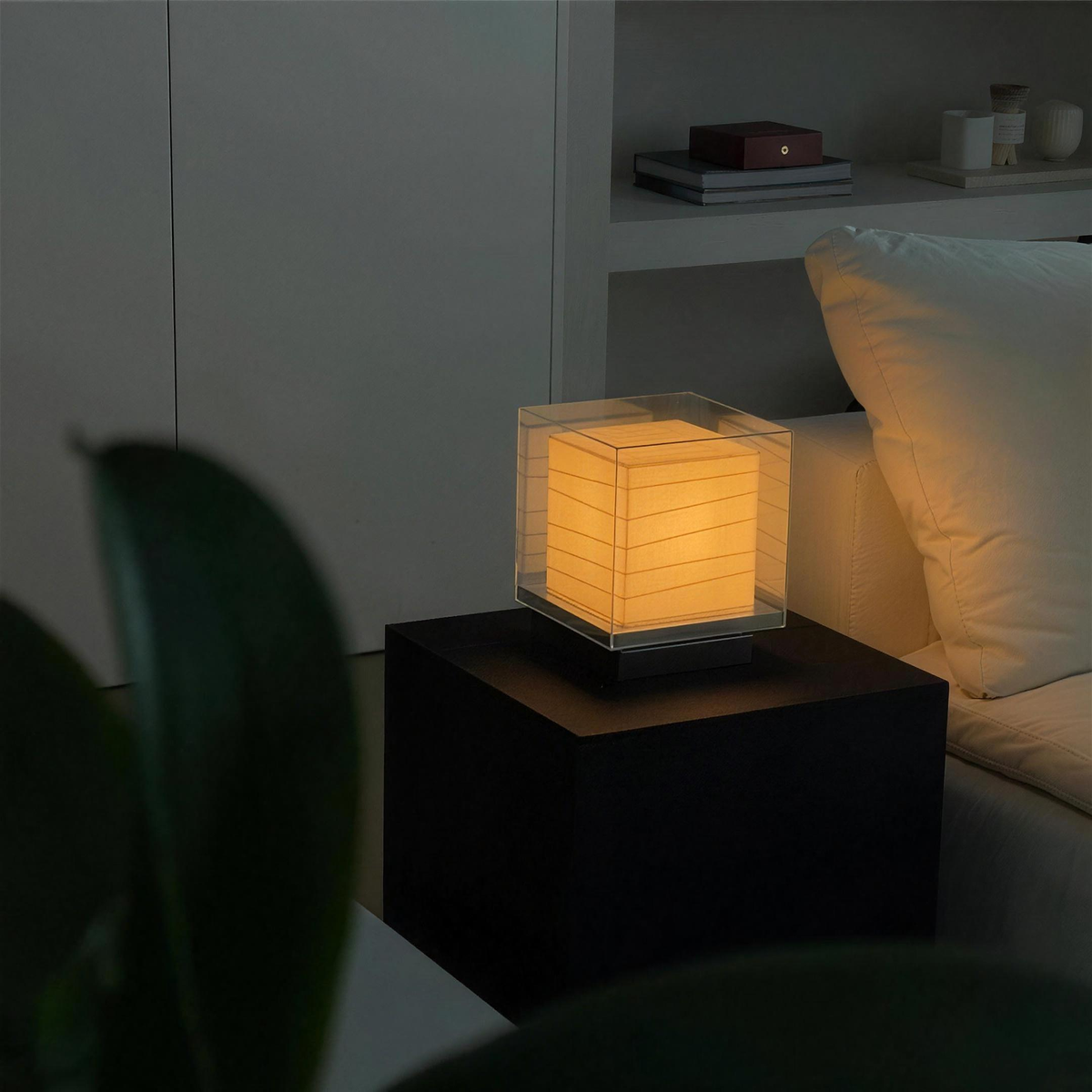 Candeeiro de mesa Kumo para sala e quarto