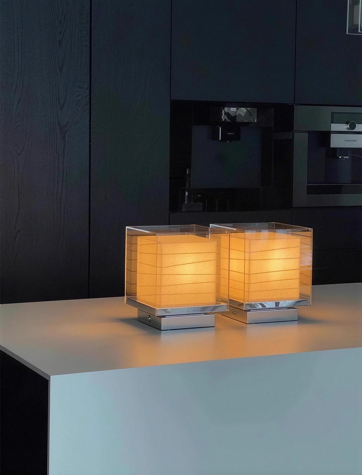 Candeeiro de mesa Kumo para sala e quarto