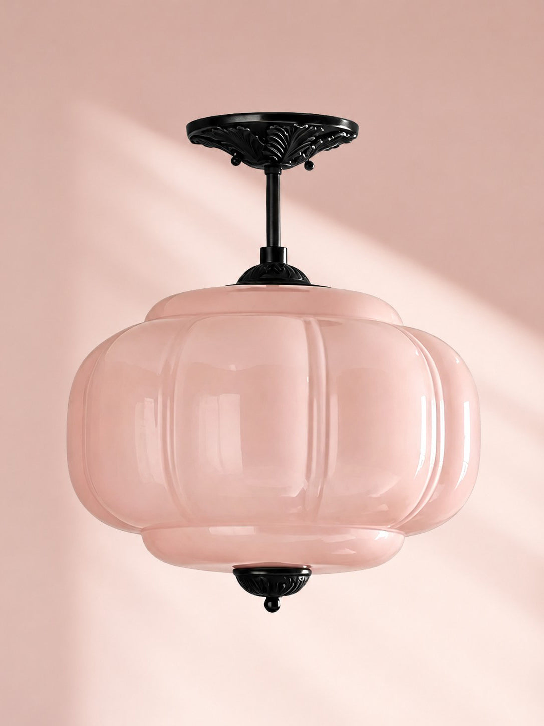Candeeiro suspenso Eloise vintage em vidro leitoso com rebordo festonado