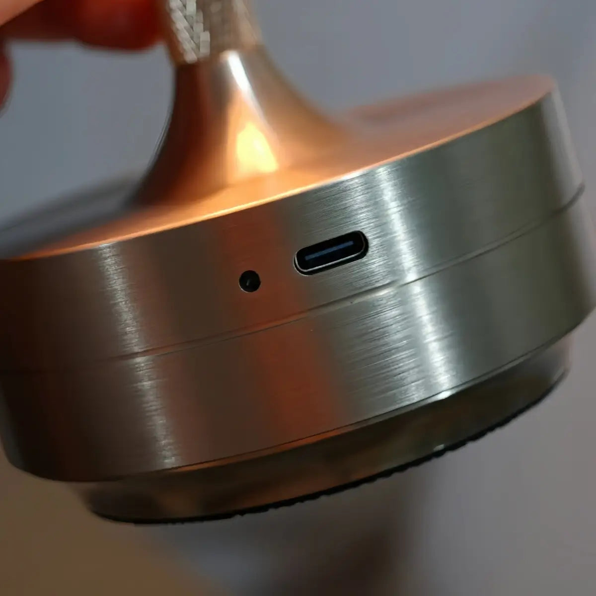 Candeeiro de Mesa LED Recarregável Arcato com controlo tátil