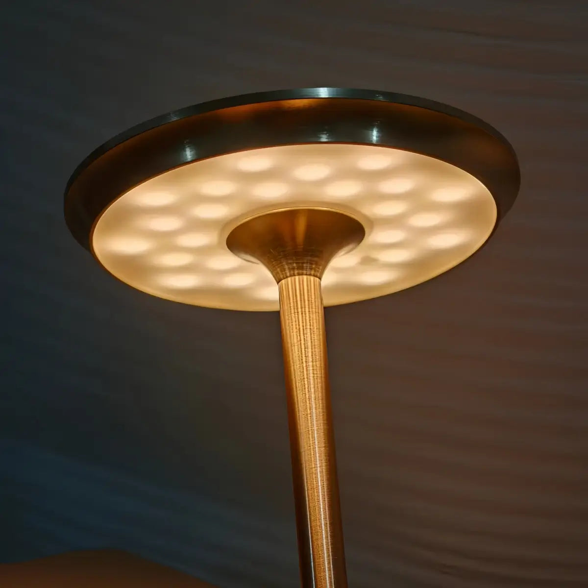 Candeeiro de Mesa LED Recarregável Arcato com controlo tátil